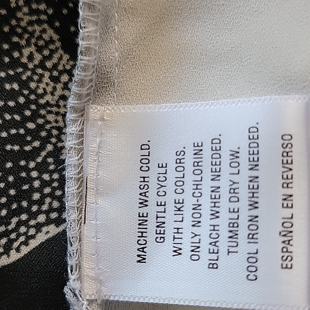 STYLE & CO Drop Shoulder Scoop Neck Floral Print Top Black and Off White sz L - Picture 9 of 9